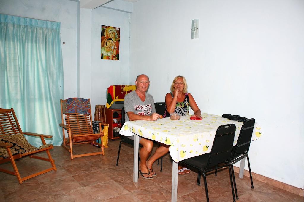 Relax Inn Хиккадува Номер фото