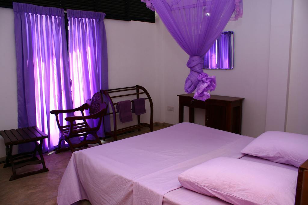 Relax Inn Хиккадува Номер фото