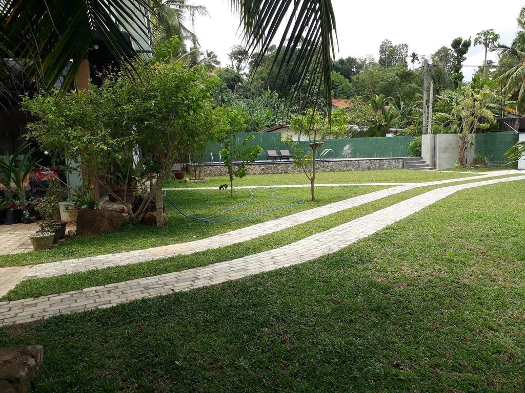 Relax Inn Хиккадува Экстерьер фото